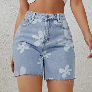 Floral Print Raw Hem Denim Shorts